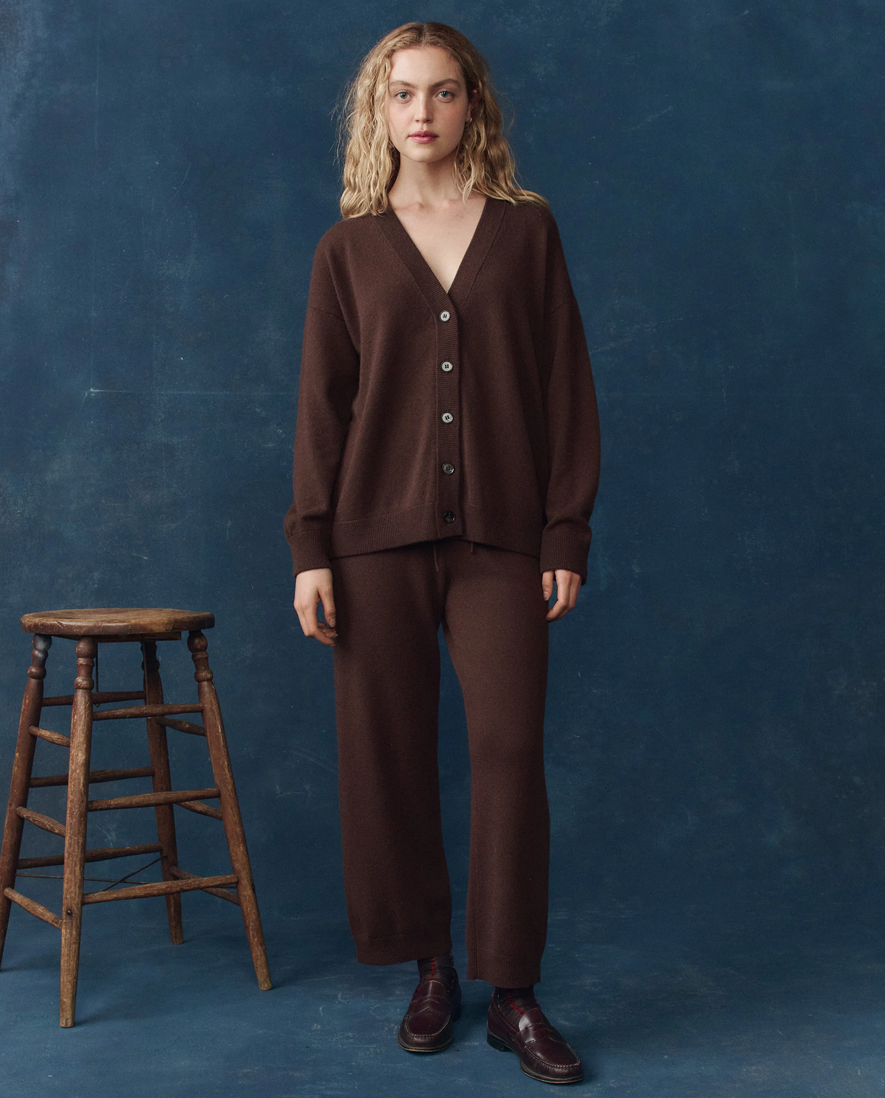 The Cashmere Slouch Cardigan. -- Chocolate - Image 4