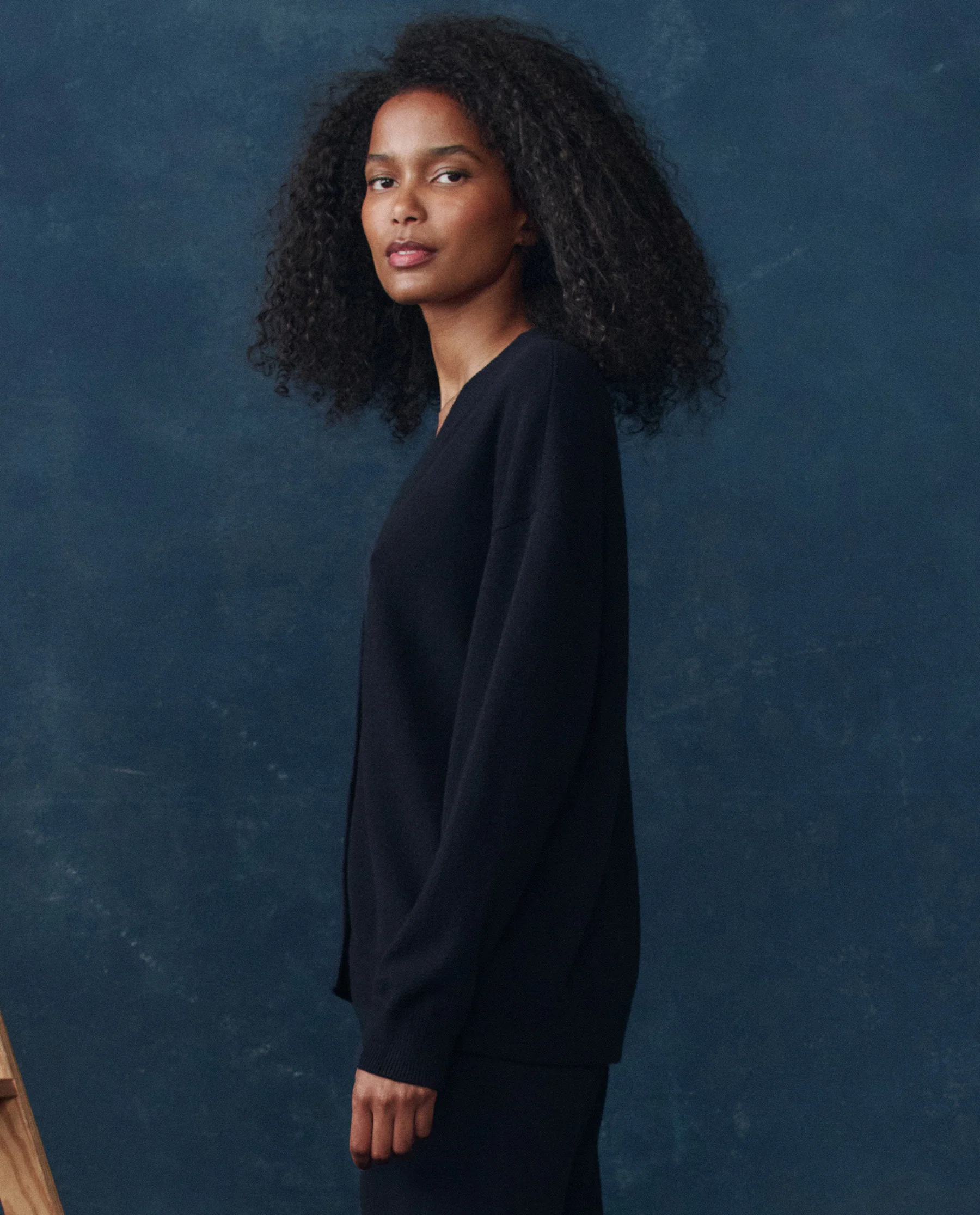 The Cashmere Slouch Cardigan. -- Navy - Image 3