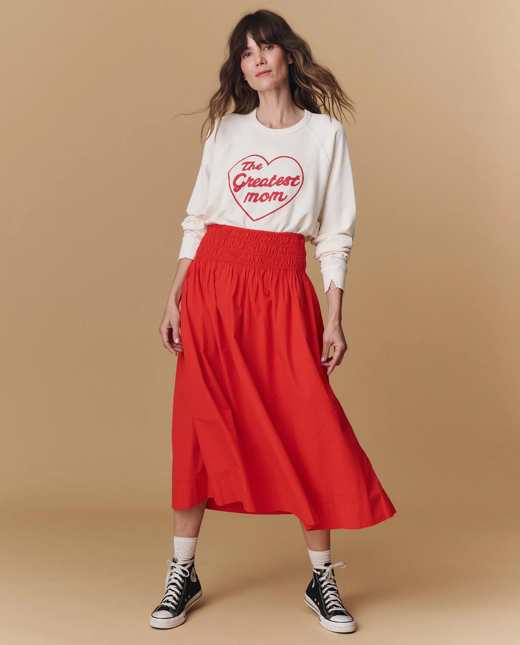 The College Sweatshirt. Graphic -- Washed White with The Greatest Mom Graphic - Image 4