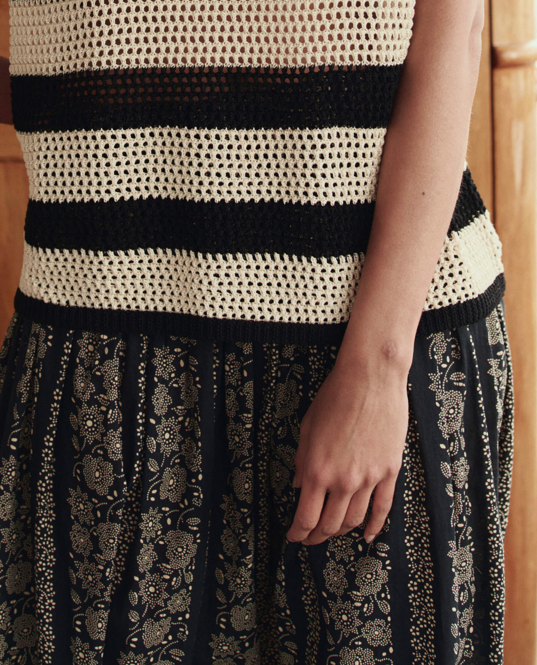 The Crochet Sweater Shell. -- Black And Cream - Image 4