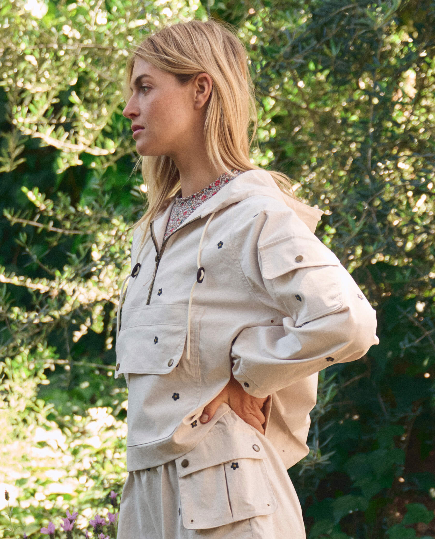The Embroidered Cropped Trailhead Pullover. -- Cream With Black Daisies - Image 4