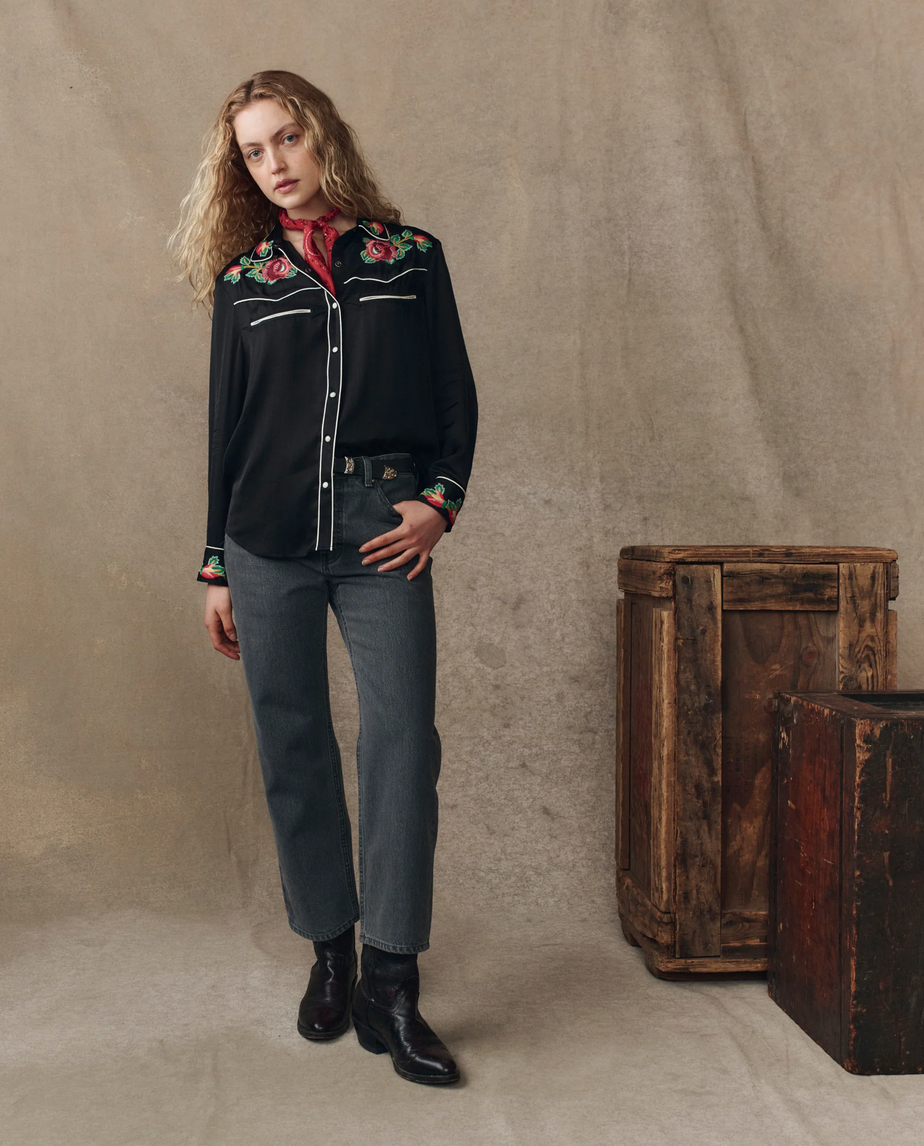 The Heirloom Rose Western Shirt. -- Black - Image 5