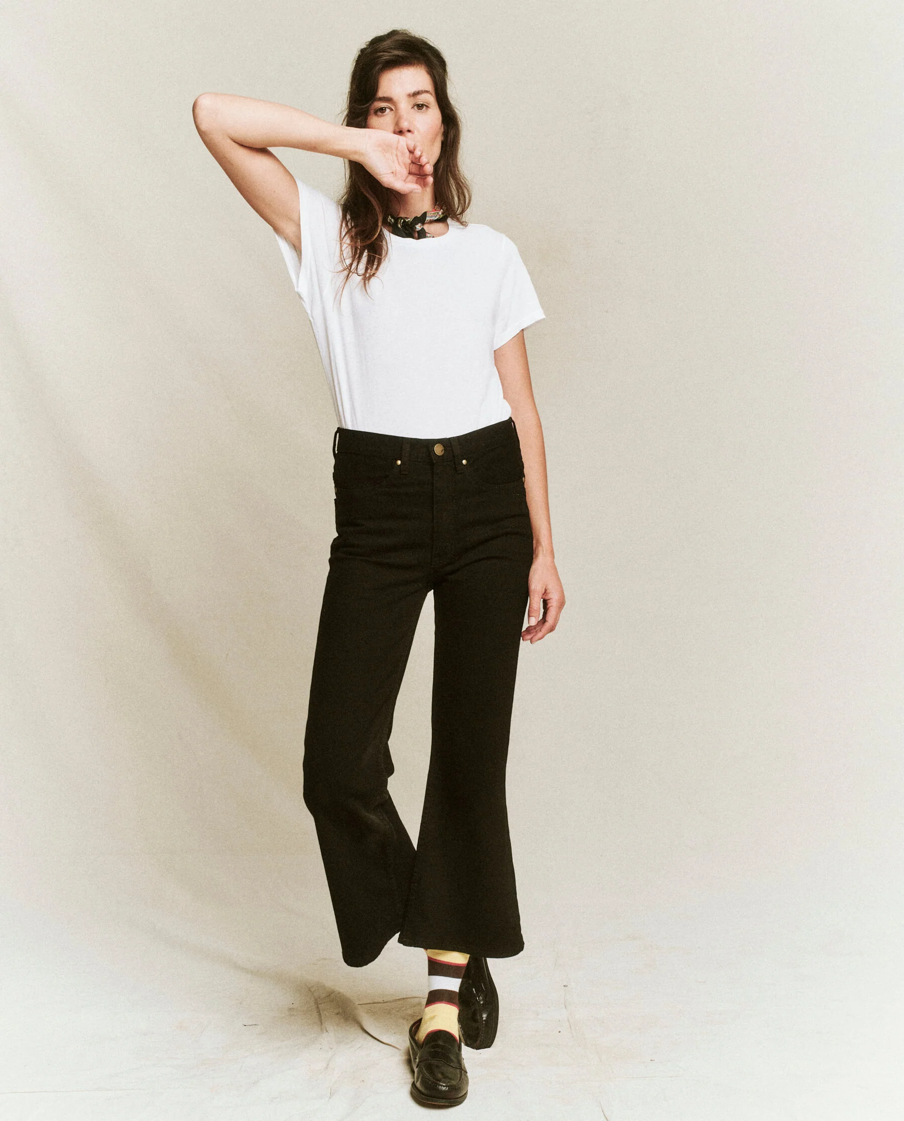 The Kick Bell Jean. -- Carbon - Image 4