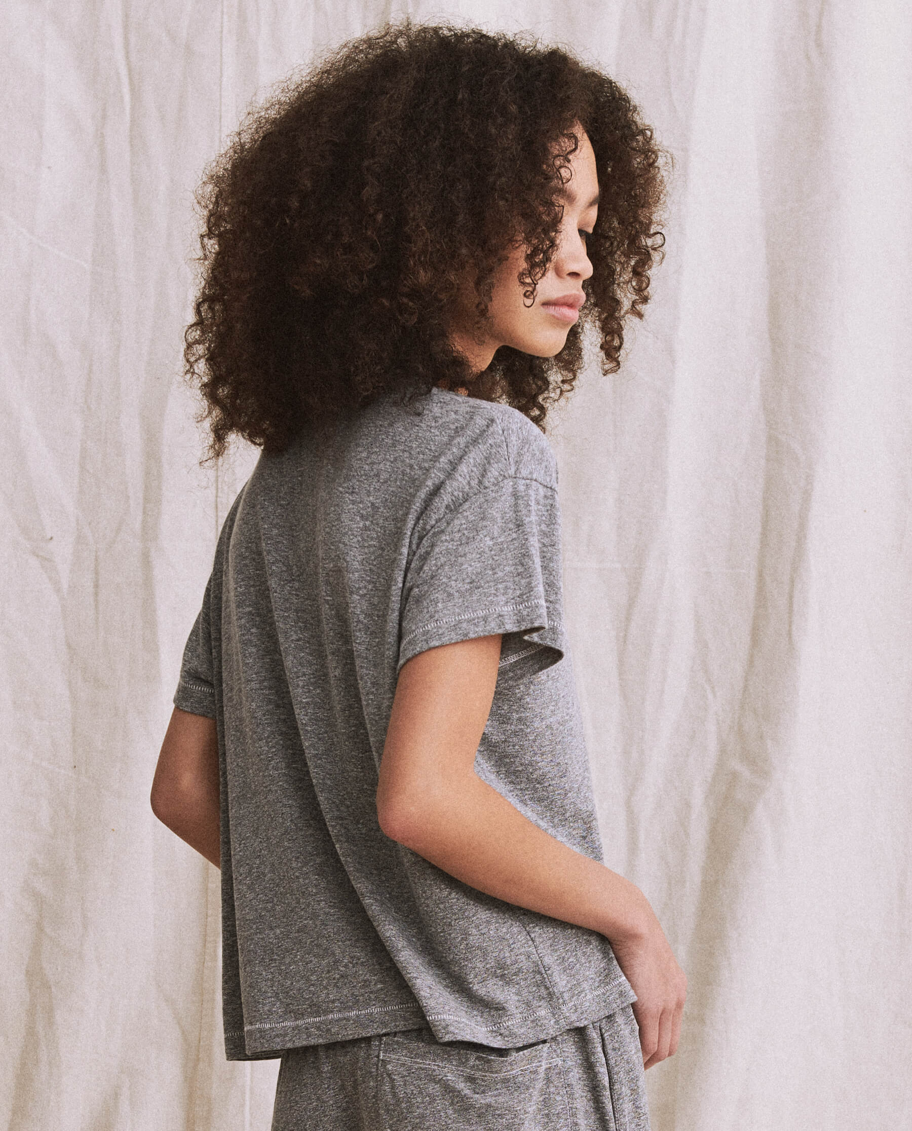 The Pocket Tee. -- Heather Grey - Image 4