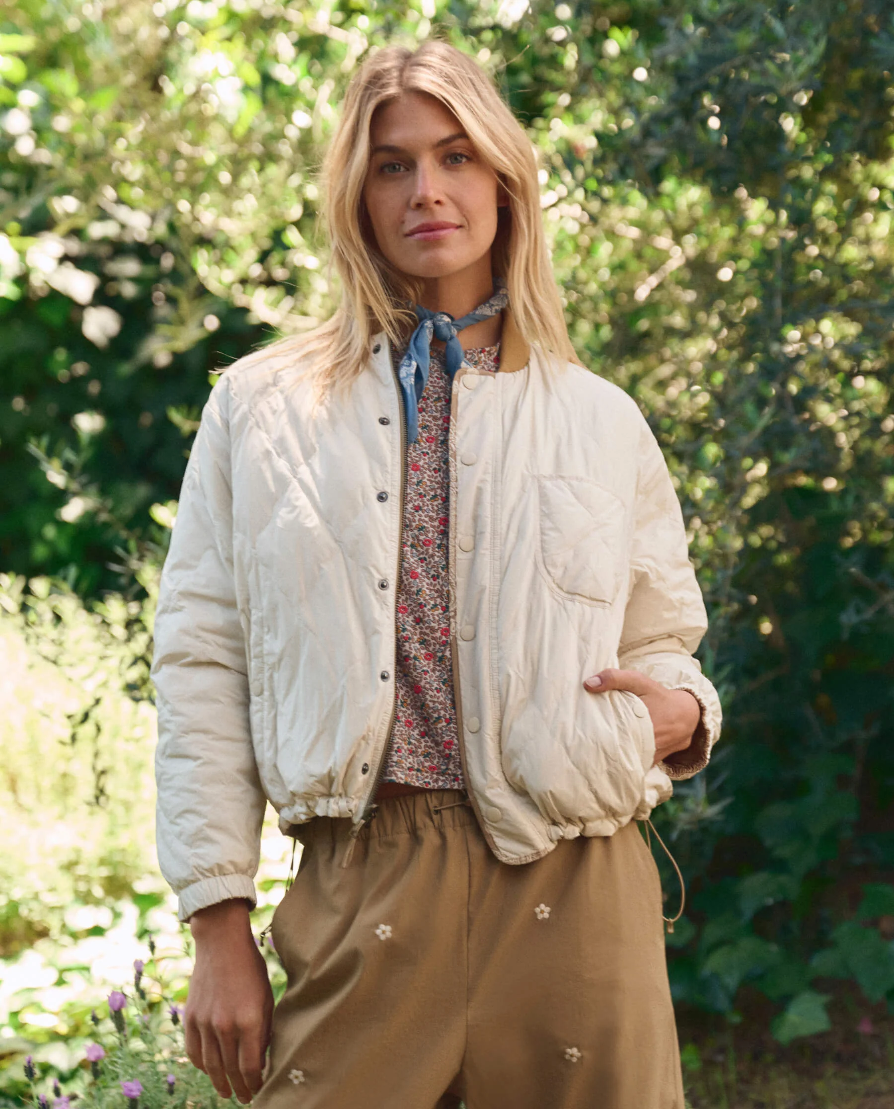 The Reversible Ultra Light Puffer. -- Khaki Bandana With Cream - Image 2