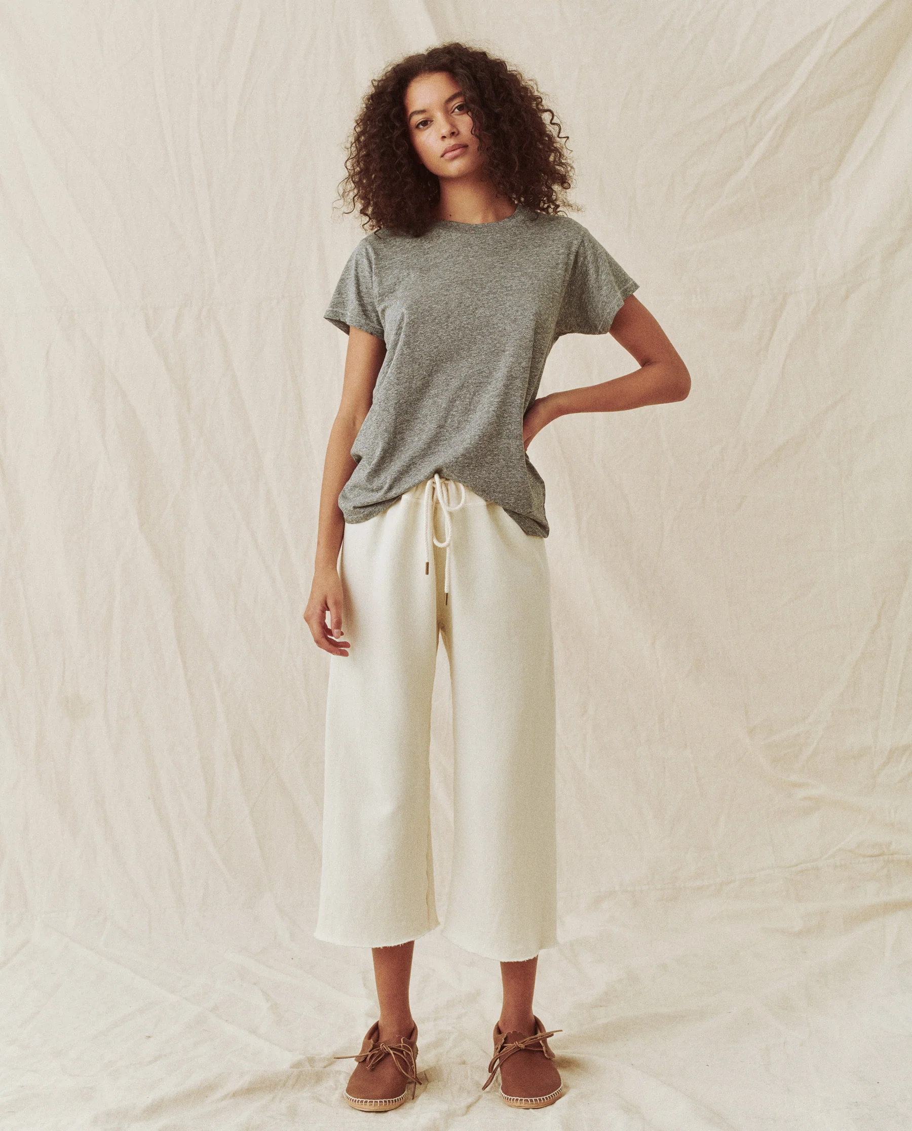The Slim Tee. Solid -- Heather Grey - Image 3