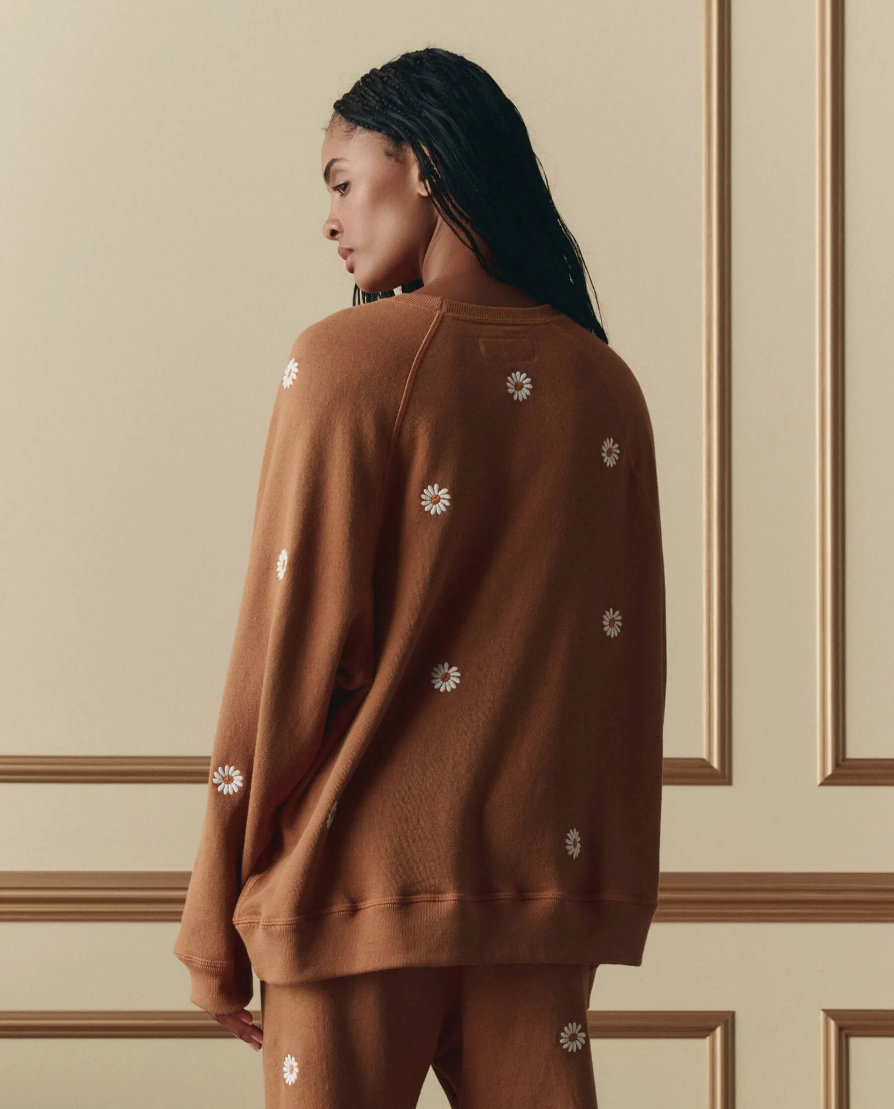 The Slouch Sweatshirt W/ Floating Daisy Embroidery. -- Suntan - Image 4