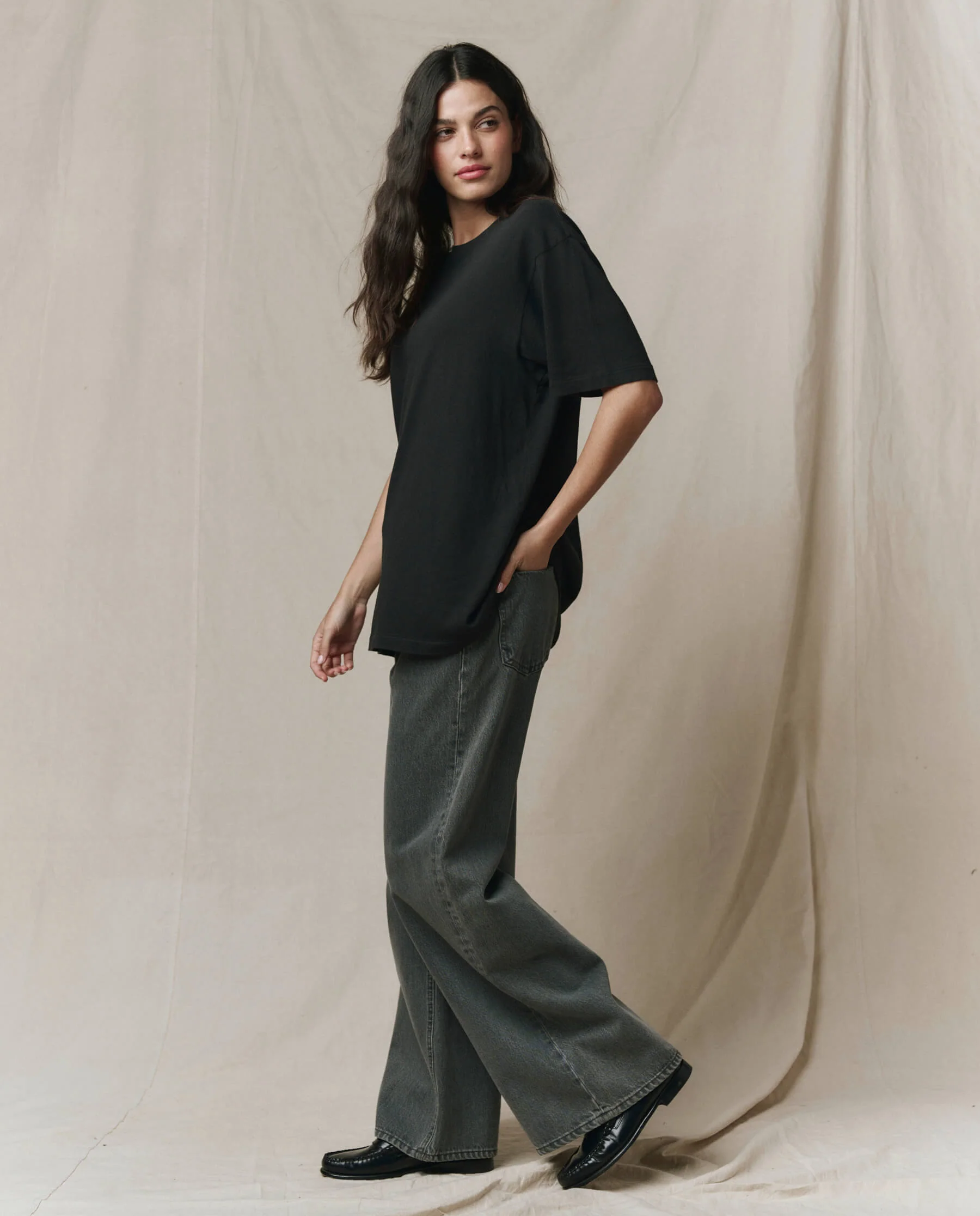 The Slouchy Crew Tee. -- Almost Black - Image 4