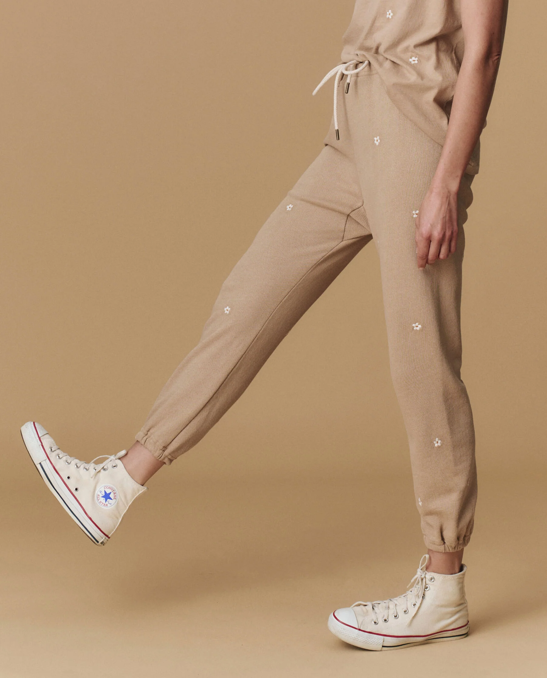 The Stadium Sweatpant. Embroidered -- Khaki with Daisy Embroidery - Image 4