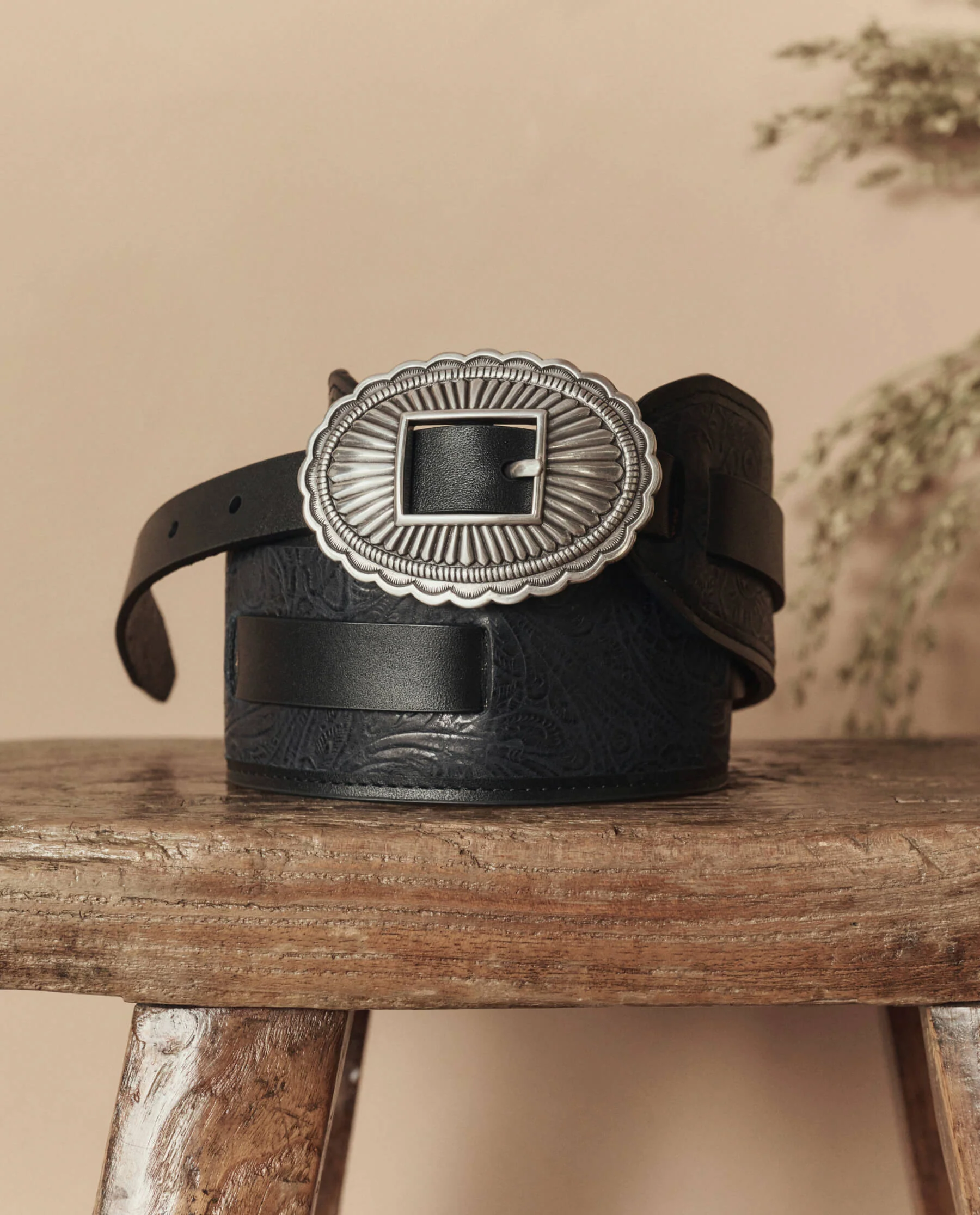The Tooled Waist Belt. -- Black With Silver - Image 2