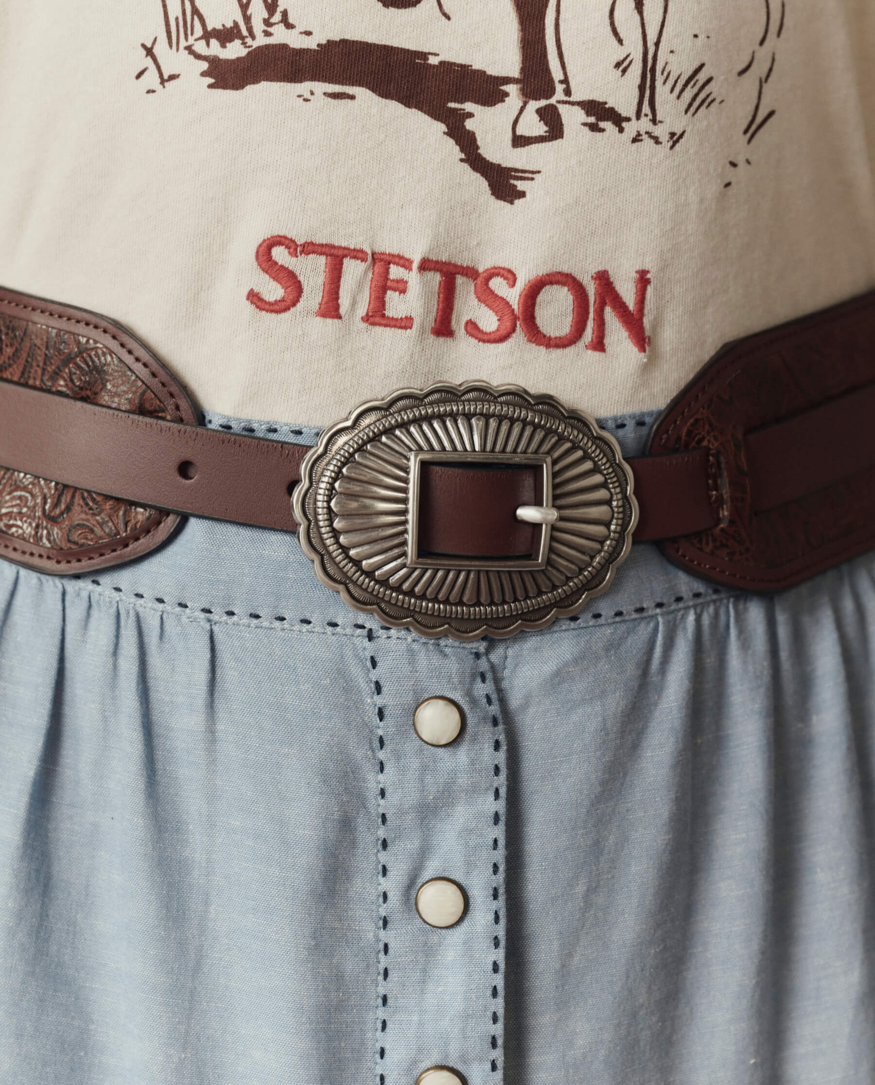 The Tooled Waist Belt. -- Brown With Silver - Image 2