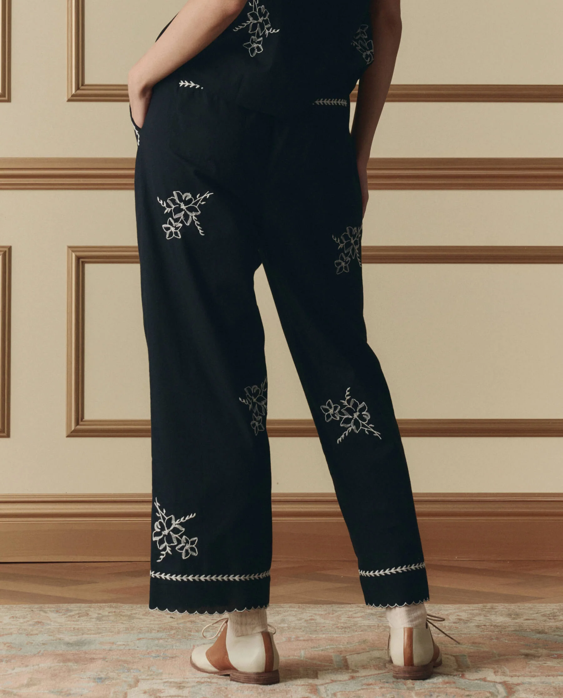 The Weekend Pant W/ Hanky Embroidery. -- Black - Image 3